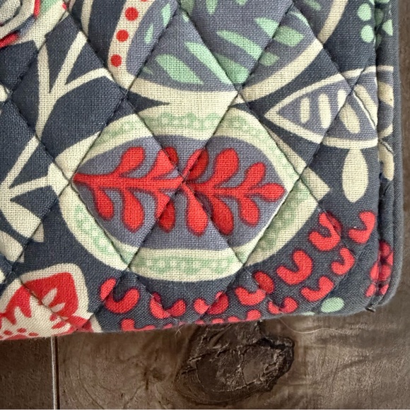 Vera Bradley Nomadic Floral Iconic RFID Turnlock Clutch Wallet‎ Quilted Large - Picture 3 of 11